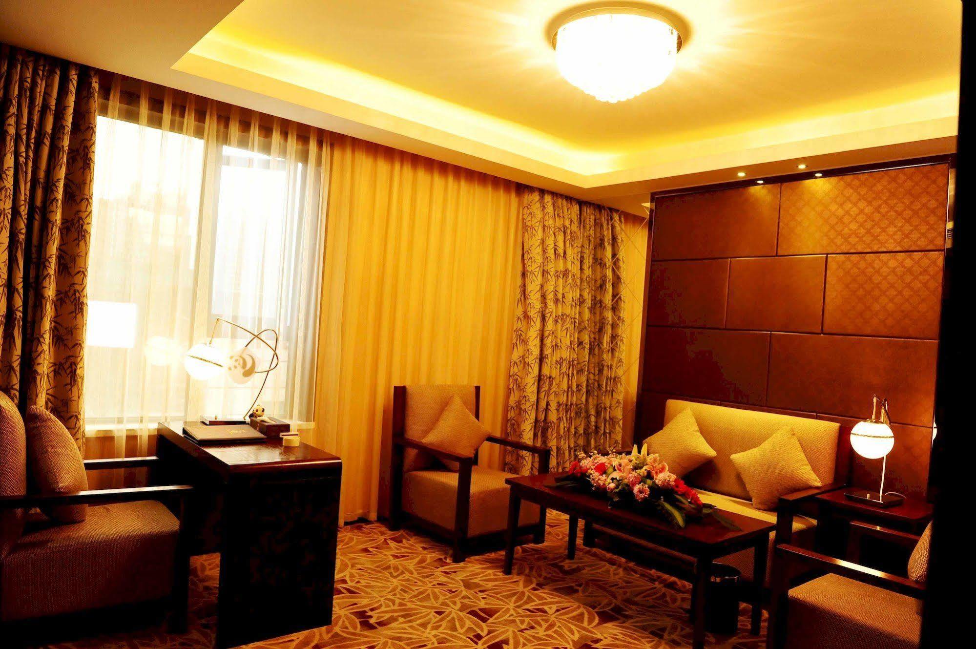 Chengdu Panda Prince Culture Hotel Zewnętrze zdjęcie