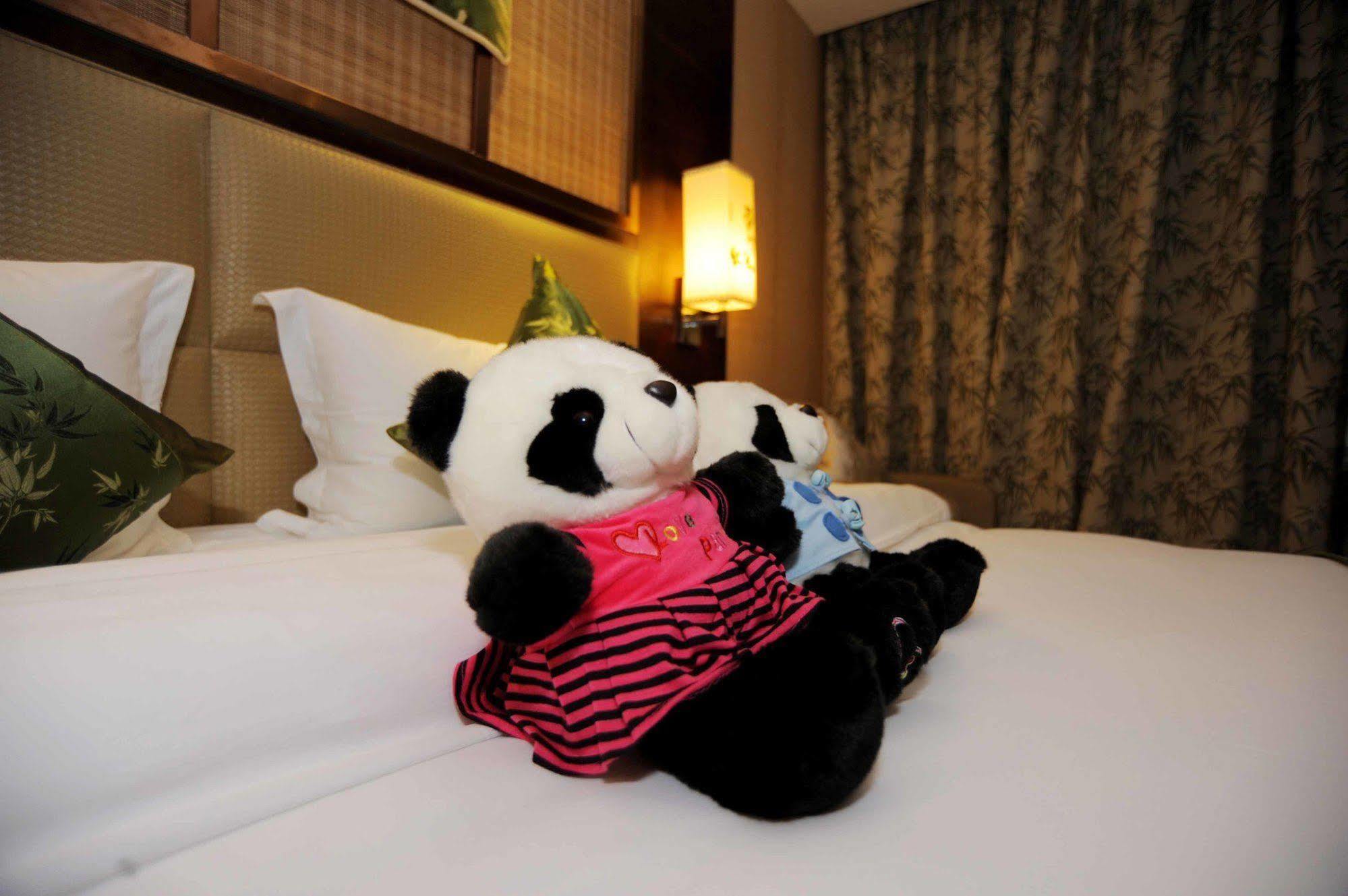 Chengdu Panda Prince Culture Hotel Zewnętrze zdjęcie