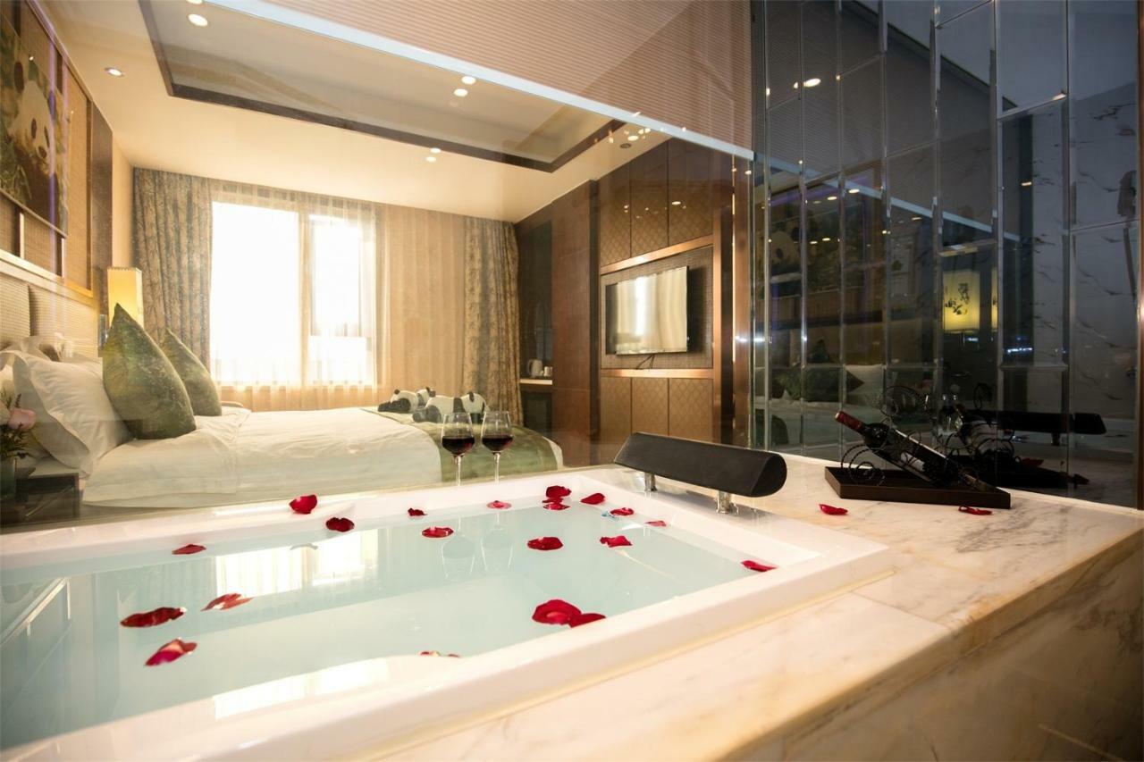 Chengdu Panda Prince Culture Hotel Zewnętrze zdjęcie