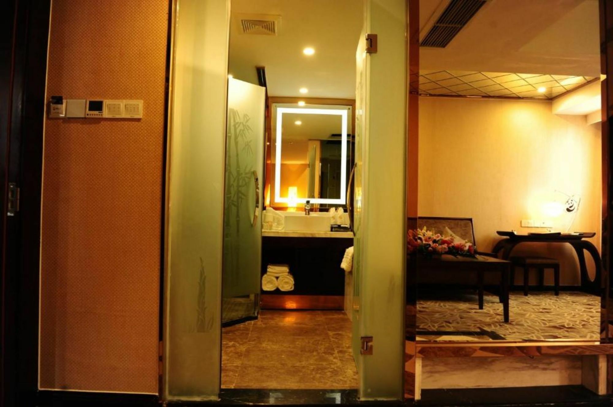 Chengdu Panda Prince Culture Hotel Zewnętrze zdjęcie